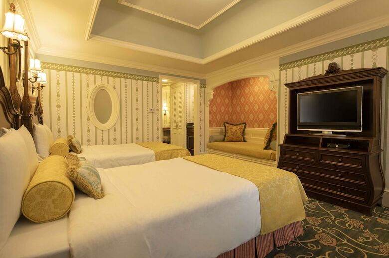 Tokyo Disneyland Hotel