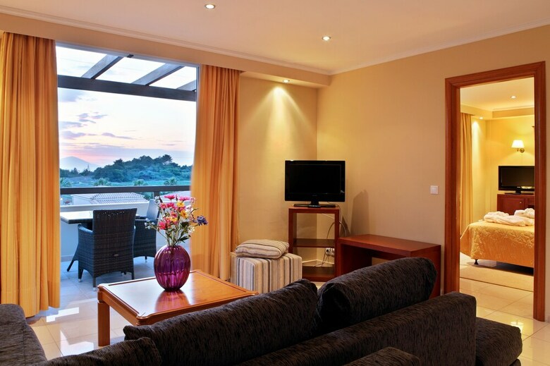 Hotel Olympia Golden Beach & Spa