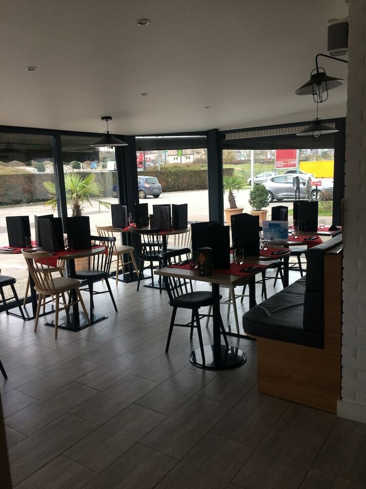 Hotel Ibis Styles Rouen Val De Reuil