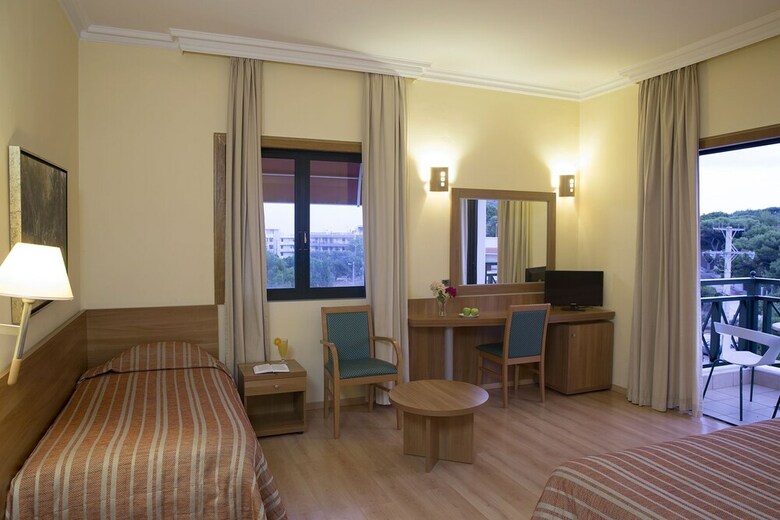 Hotel Ramada By Wyndham Attica Riviera