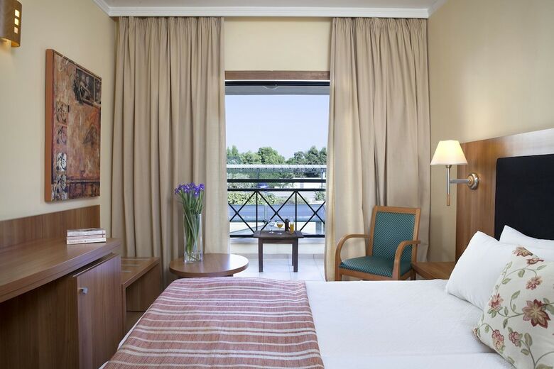 Hotel Ramada By Wyndham Attica Riviera