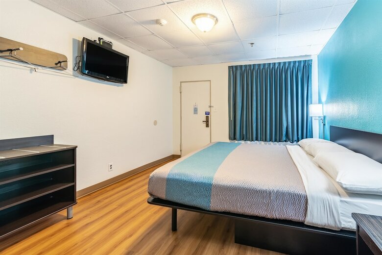 Motel 6 Elmsford, Ny - White Plains