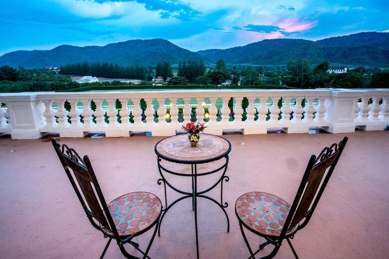 Chateau De Khaoyai Hotel & Resort