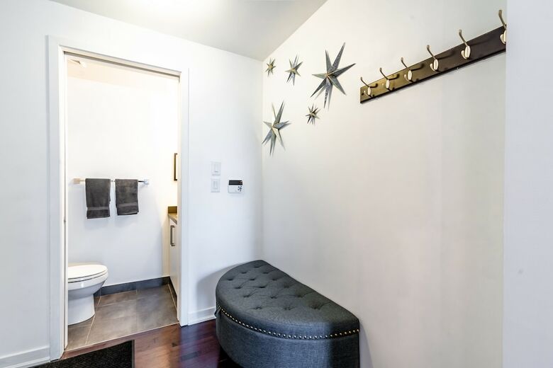 Aoc Suites - High-rise Condo - Cn Tower / Lake View