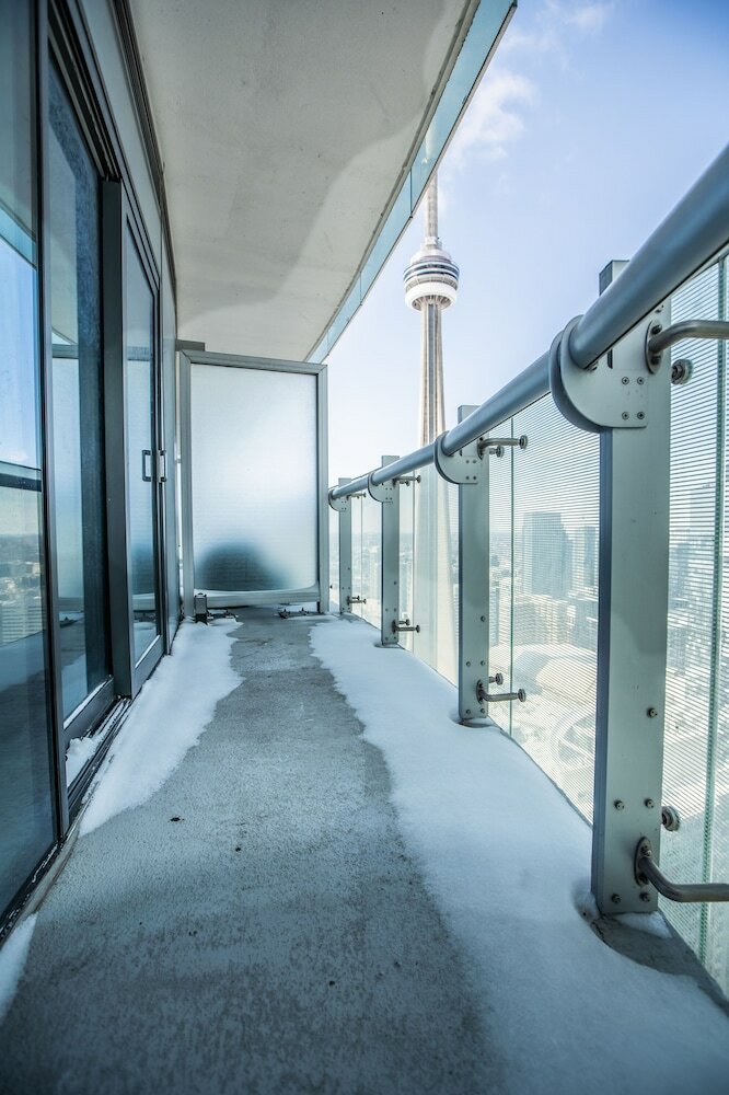 Aoc Suites - High-rise Condo - Cn Tower / Lake View