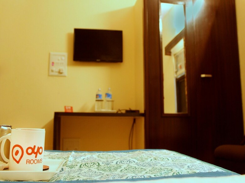 Oyo 2228 Hotel Royal Icon