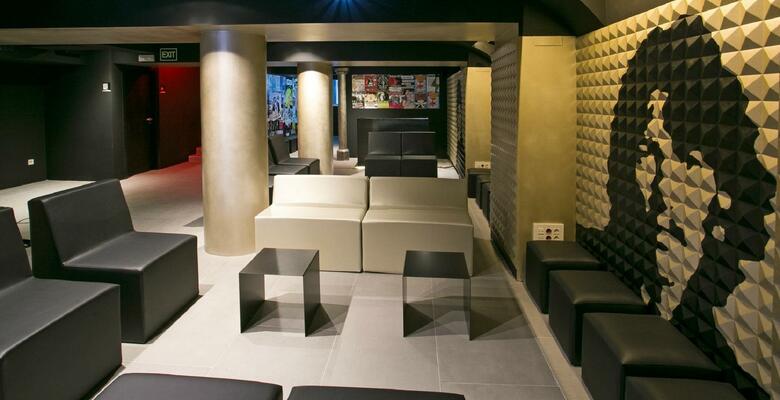 Hostal Sant Jordi Hostel Rock Palace