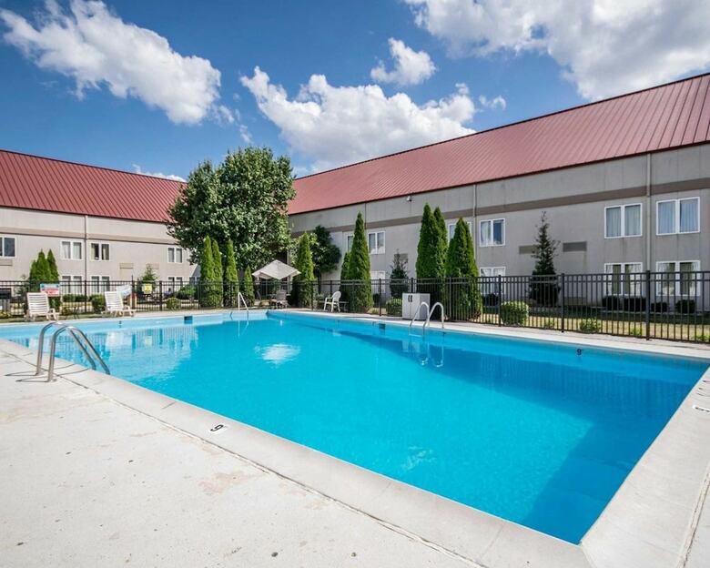 Hotel Quality Inn & Suites
