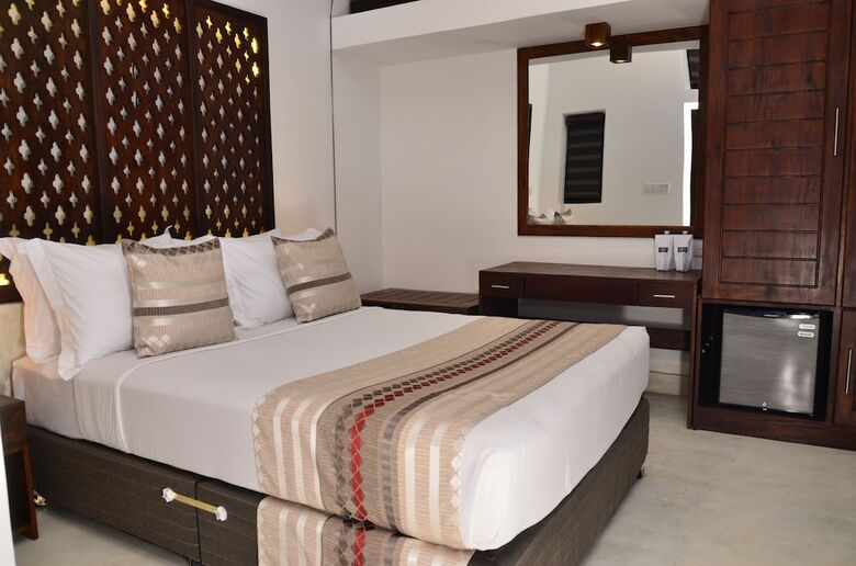 Hotel 56 By Deco (managed By Deco On 44)
