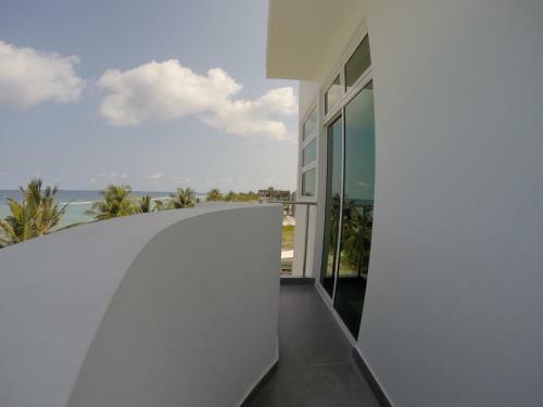 Airport Beach Hotel