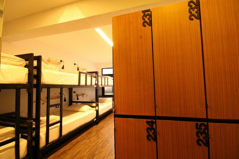 Hostal Strips The Poshtel