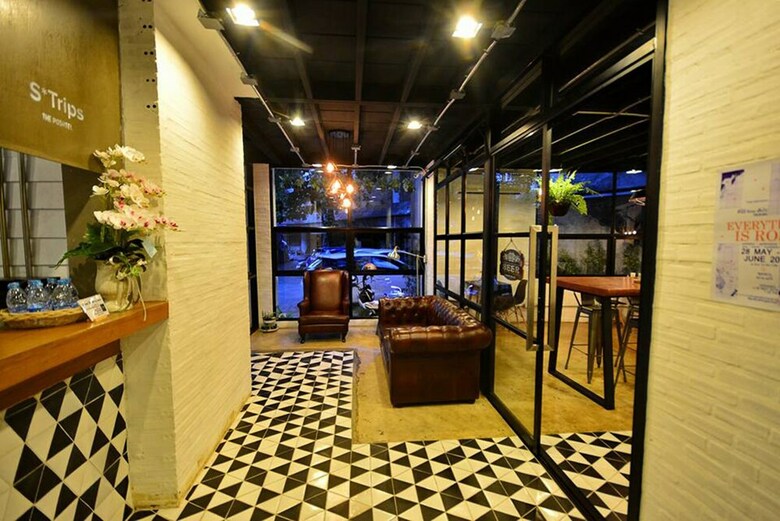 Hostal Strips The Poshtel