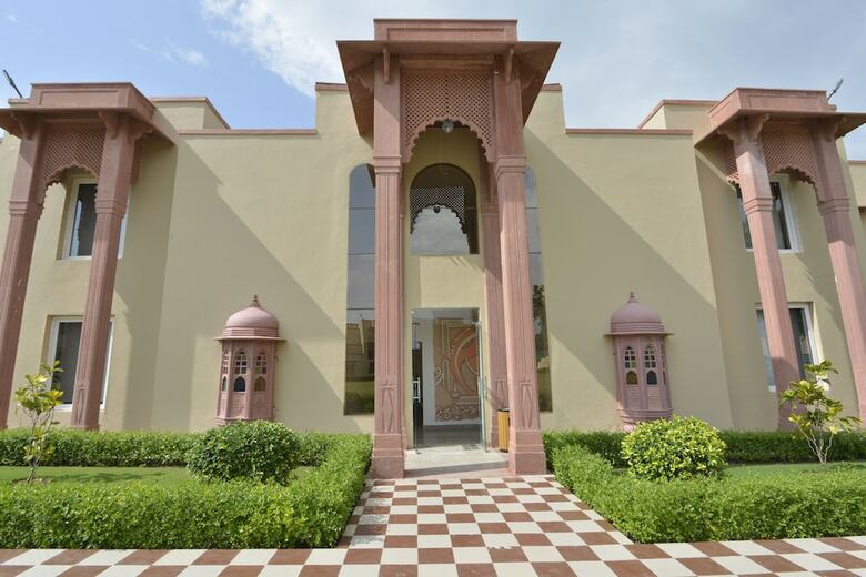 Hotel Orchha Palace And Convention Centre