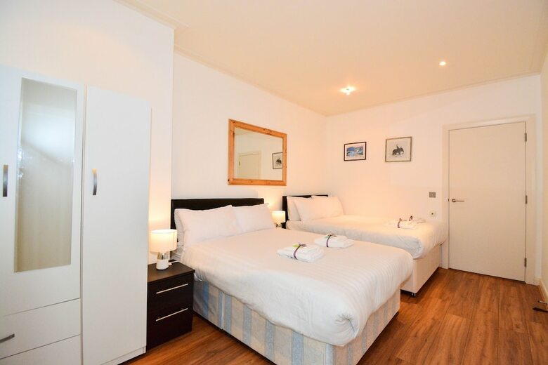 Canary Wharf - Corporate River View Apartments