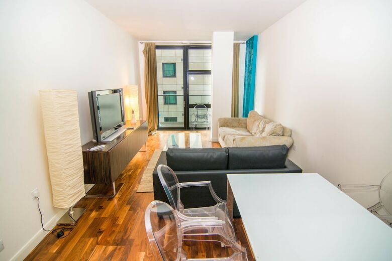 Canary Wharf - Corporate River View Apartments