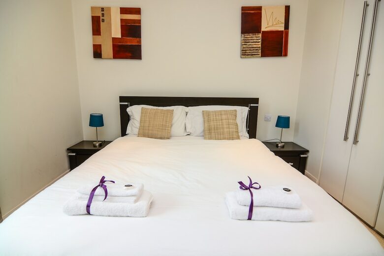 Canary Wharf - Corporate River View Apartments