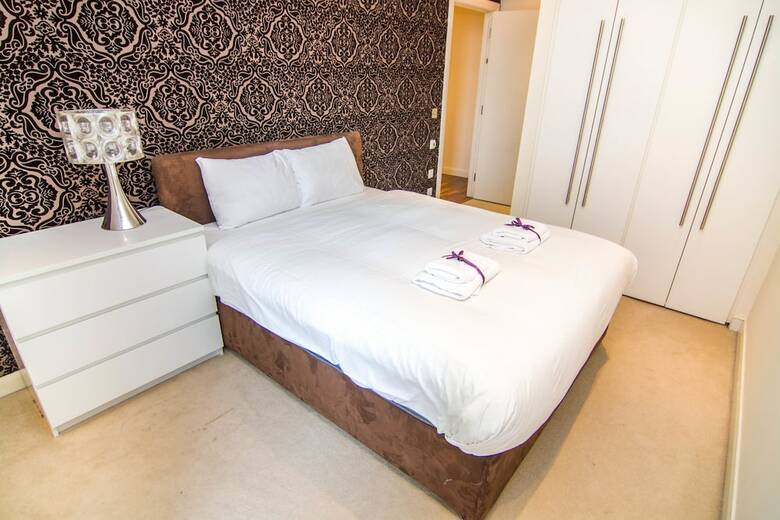 Canary Wharf - Corporate River View Apartments