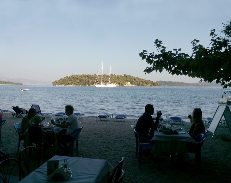 Avra Beach Hotel