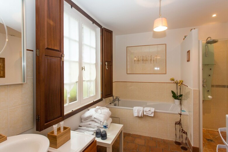 Hotel H�tel Au Charme Rabelaisien