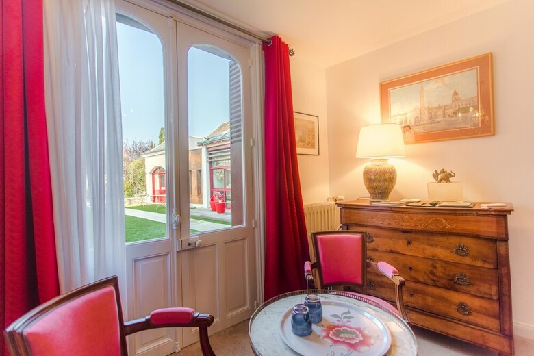 Hotel H�tel Au Charme Rabelaisien