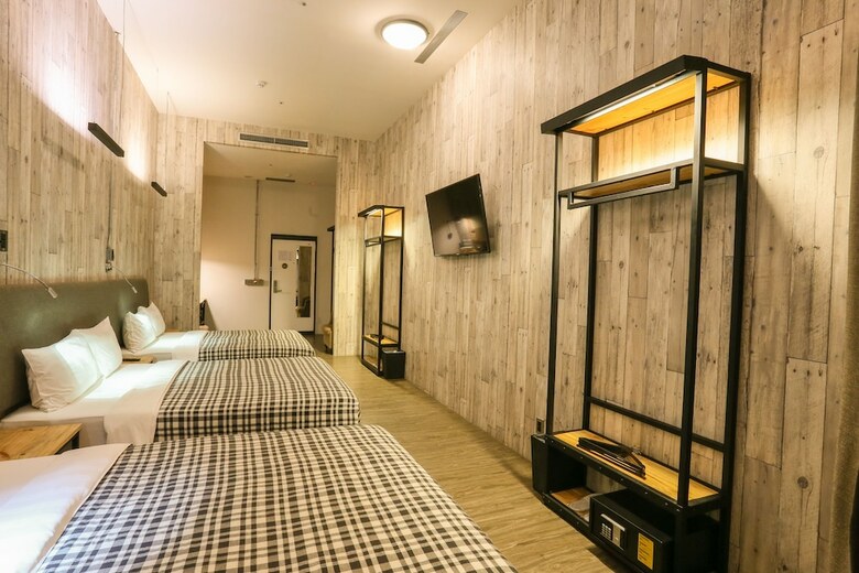 Hotel Papa Whale