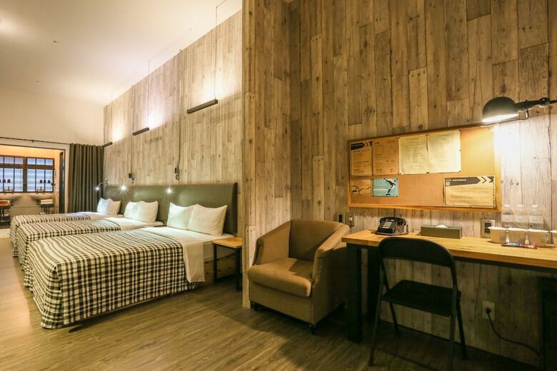 Hotel Papa Whale