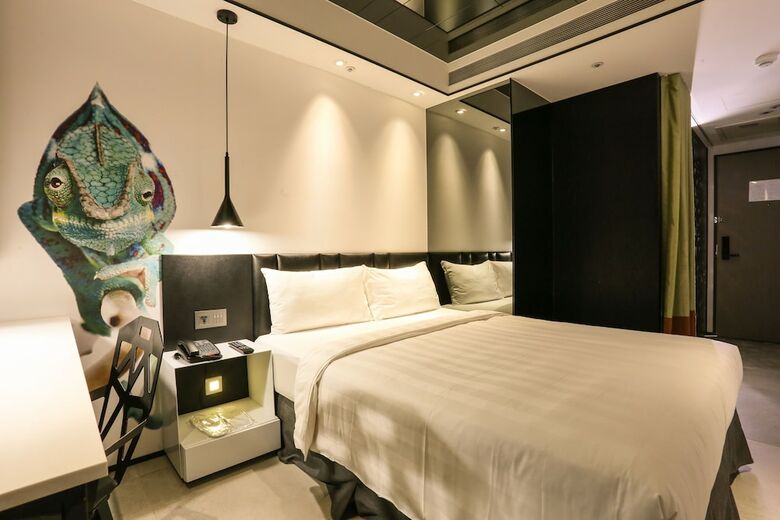 Hotel Papa Whale