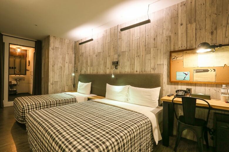 Hotel Papa Whale
