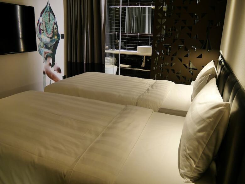 Hotel Papa Whale