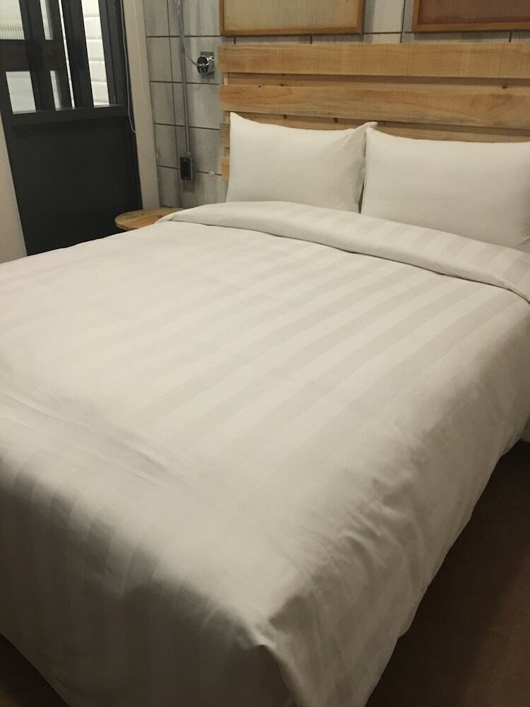 Hotel Papa Whale