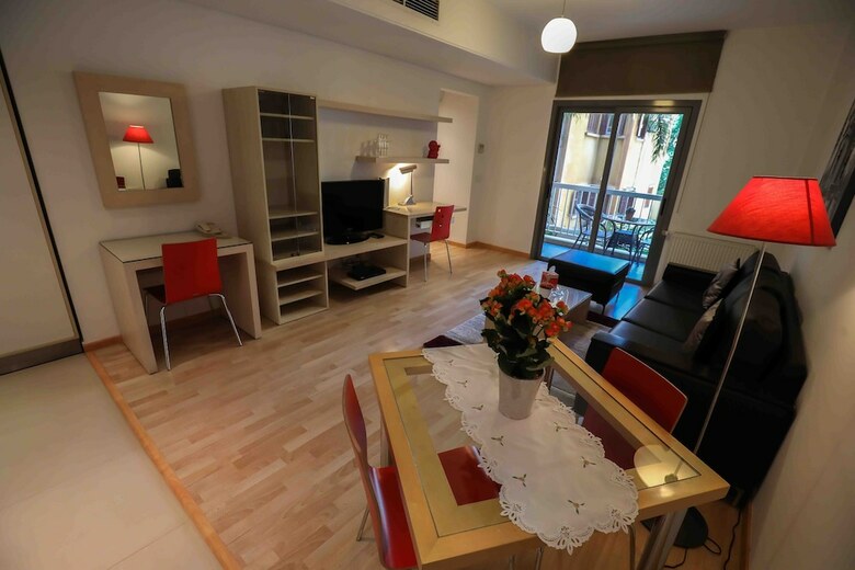 Hotel Sky Suites
