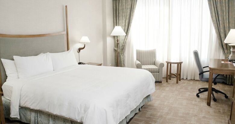 Hotel River Cree Resort And Casino
