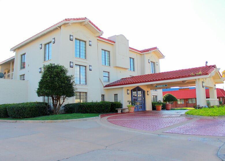 Hotel Good Gracious Inn