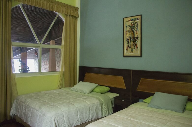 Hotel La Ribiera Del Lago Peten Itza