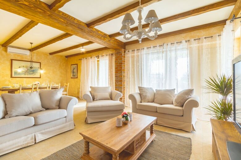 Luxury Villas Kras Ladies