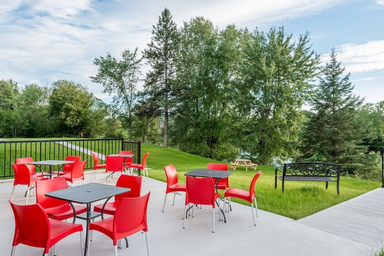Hotel Super 8 By Wyndham Mont Laurier