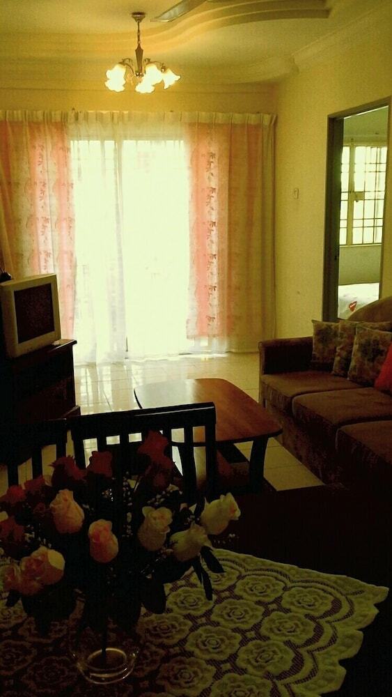 Kpw At Royal Lily Apartment