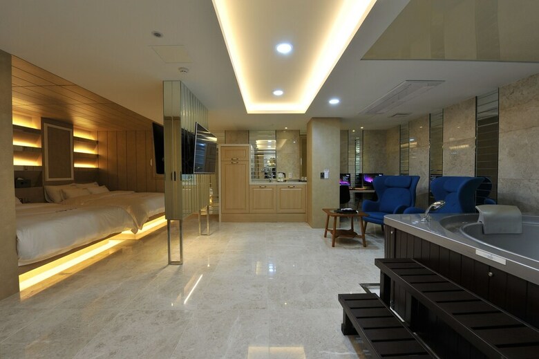 Hotel The Grang Nampo (fromerly Ytt)