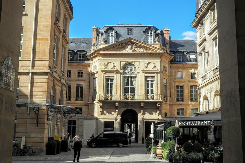 Apartamento Louvre Parisian Chicsuites