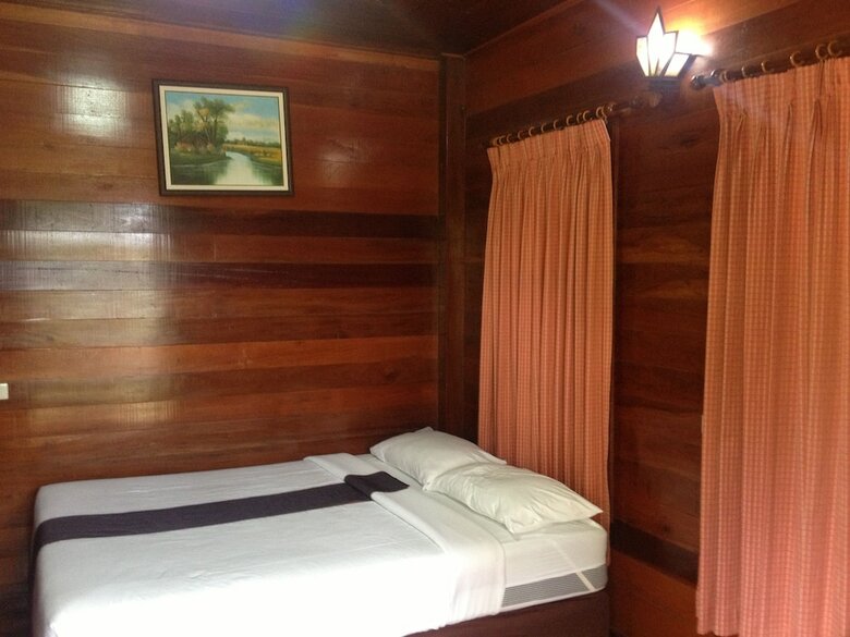 Hotel Baan Ing Khao Resort