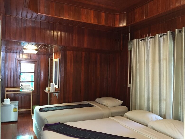 Hotel Baan Ing Khao Resort