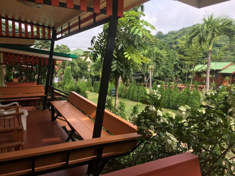 Hotel Baan Ing Khao Resort