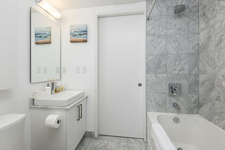 Metropolis Condotel Suites - York Street