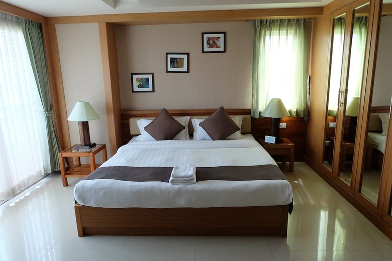 Hotel Green Mansion & Service Apartment