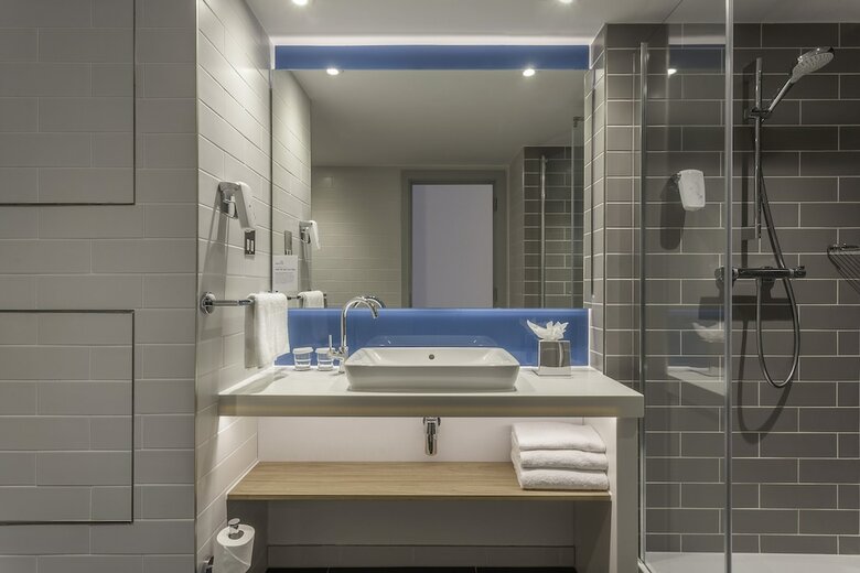 Holiday Inn Express Hotel Dublin Airport