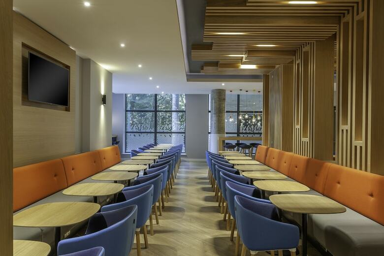 Holiday Inn Express Hotel Dublin Airport