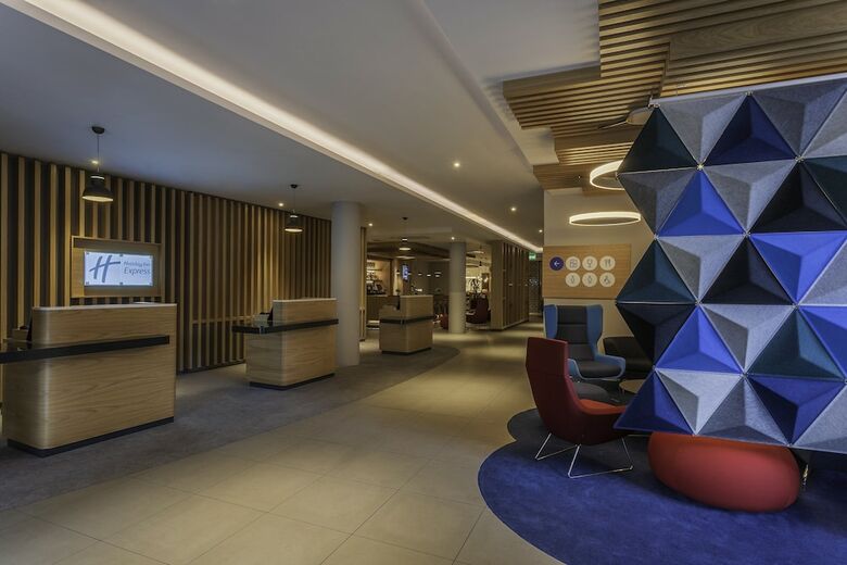 Holiday Inn Express Hotel Dublin Airport