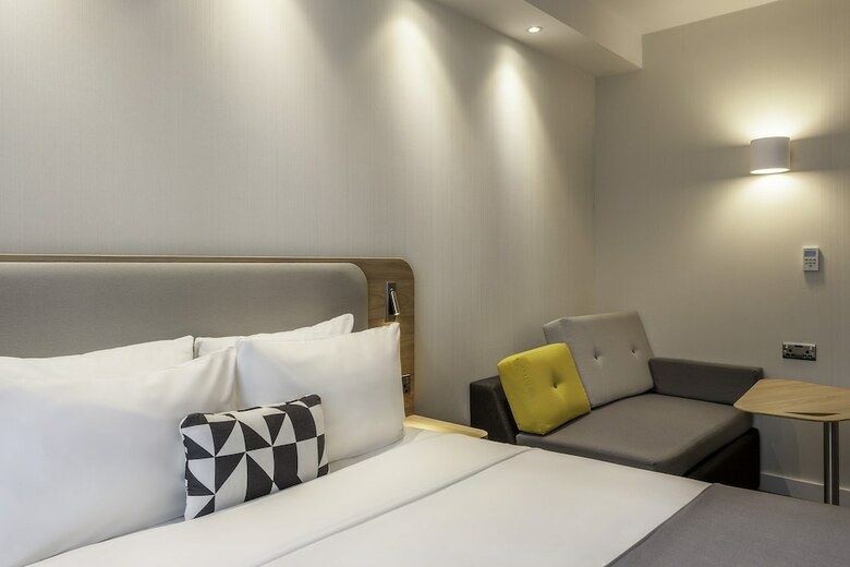 Holiday Inn Express Hotel Dublin Airport