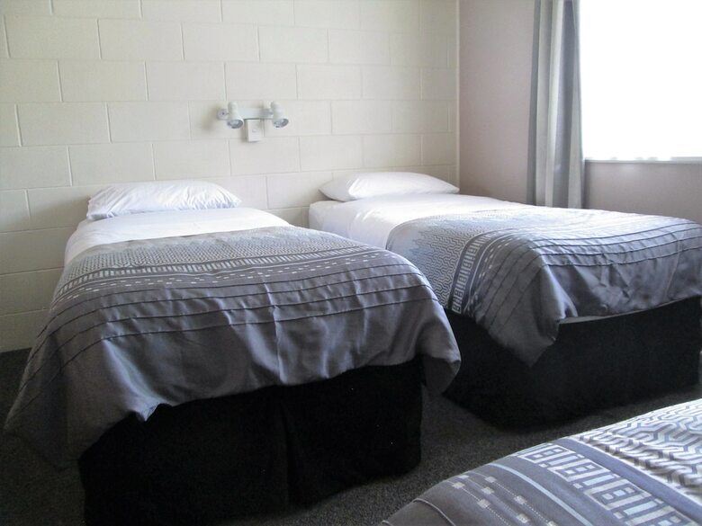 Colonial Motel