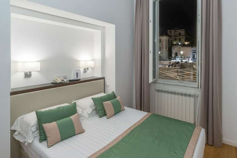 Hotel Les Diamants Spanish Steps Suite
